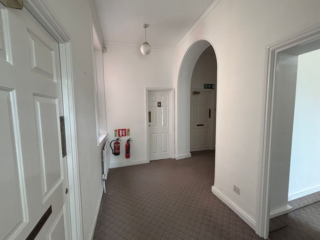 First Floor, 4 West Parade, Wakefield, WF1 1LT