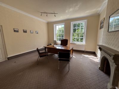 Property Image for First Floor, 4 West Parade, Wakefield, WF1 1LT