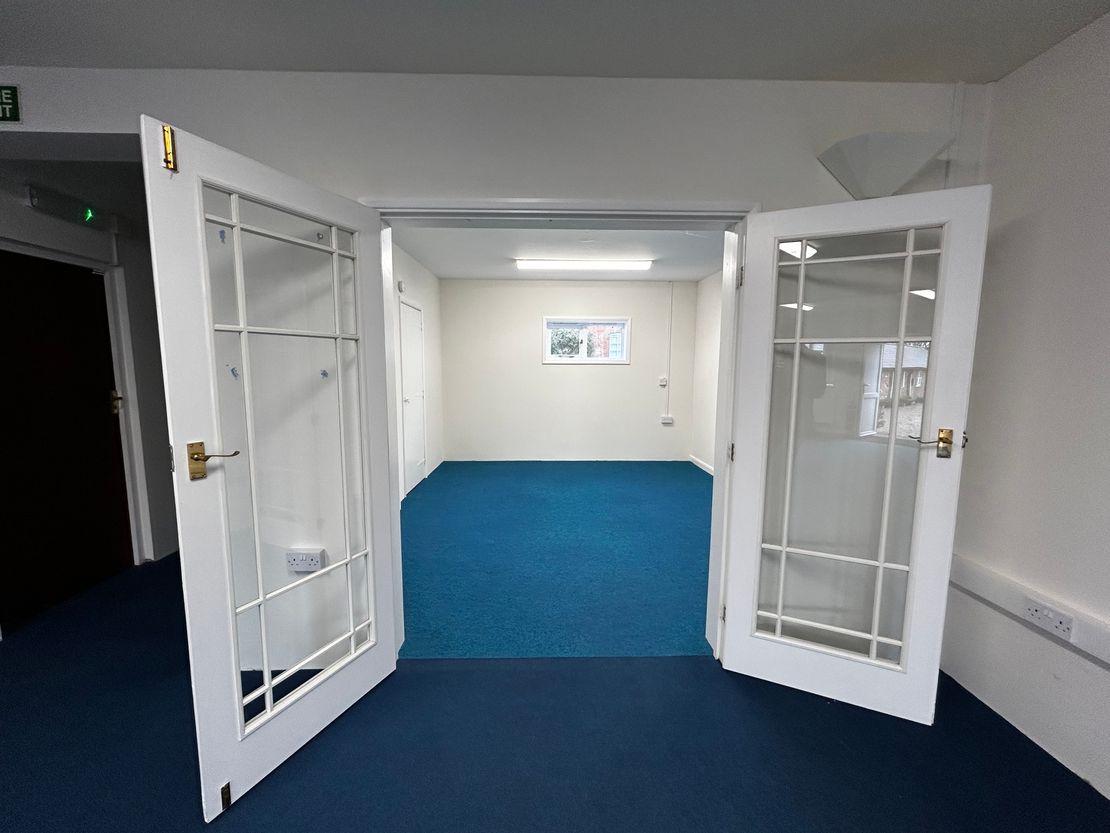 Suites 9, The Courtyard Parsonage Farm, Faversham, Throwley, Kent, ME13 0PN