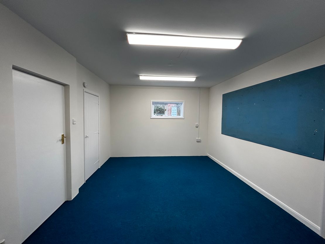 Suites 9, The Courtyard Parsonage Farm, Faversham, Throwley, Kent, ME13 0PN
