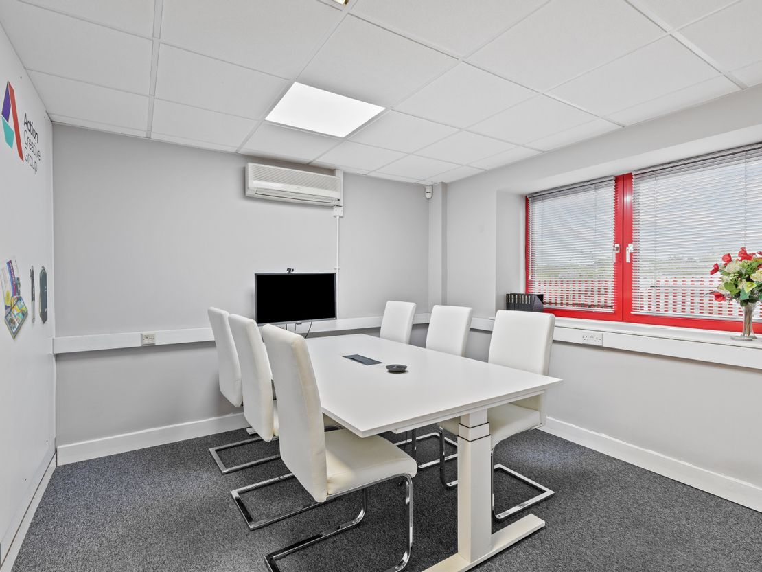 63 Victoria Road, Burgess Hill, West Sussex, RH15 9LN
