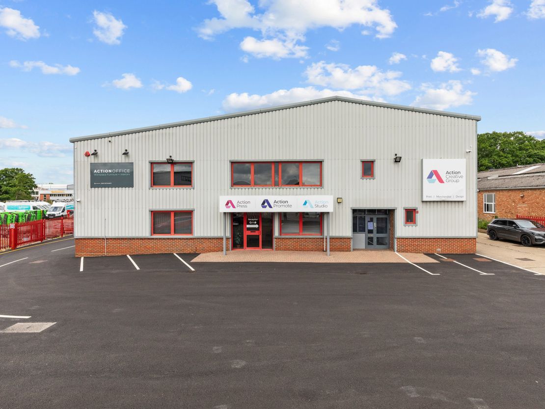 63 Victoria Road, Burgess Hill, West Sussex, RH15 9LN