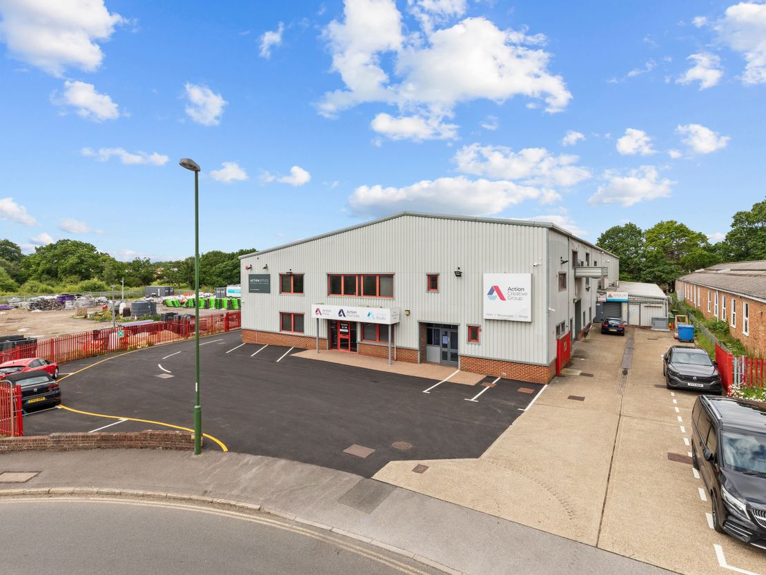 63 Victoria Road, Burgess Hill, West Sussex, RH15 9LN