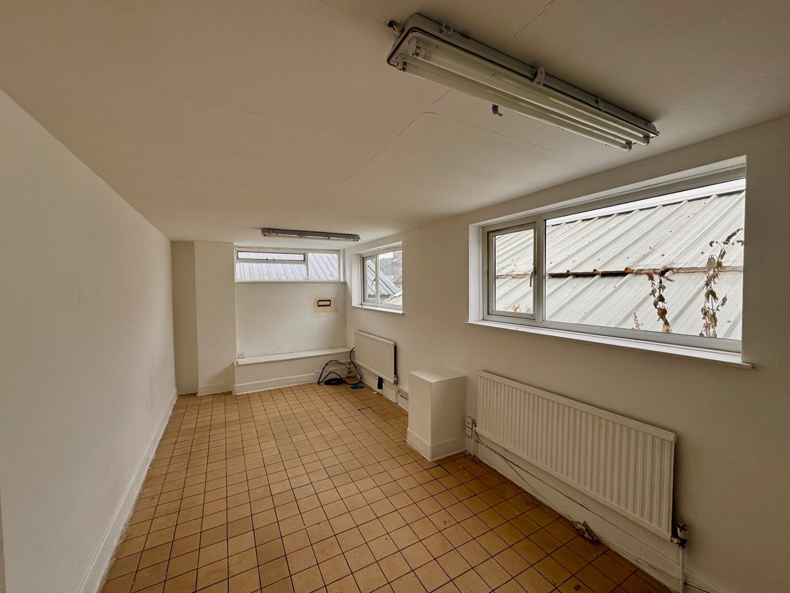 275 Abbey Lane, Leicester, Leicestershire, LE4 5QH