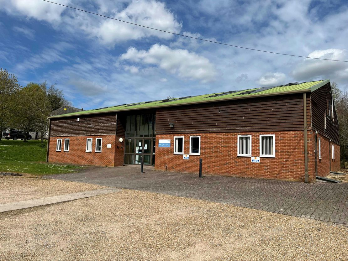 Unit 3 Tidbury Farm, Bullington Cross, Winchester, SO21 3QQ