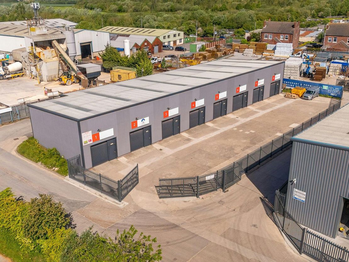 Unit 3-6, Station Lane, Featherstone, WF7 6EQ