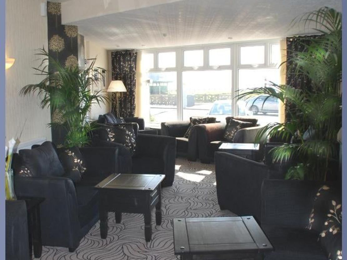 The Brincliffe Hotel, Queens Promenade, Blackpool, FY2
