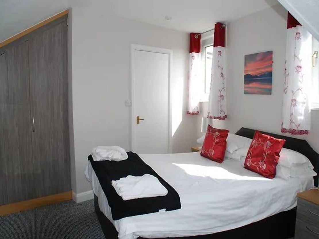 The Brincliffe Hotel, Queens Promenade, Blackpool, FY2