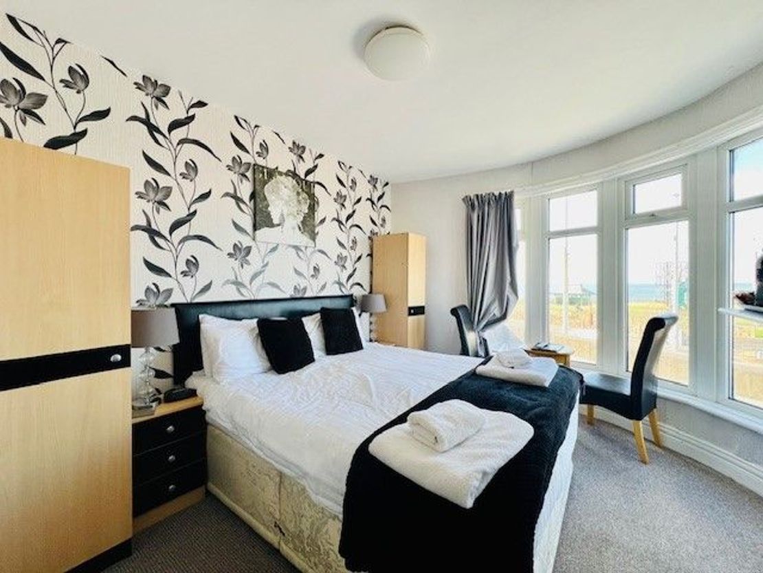 The Brincliffe Hotel, Queens Promenade, Blackpool, FY2