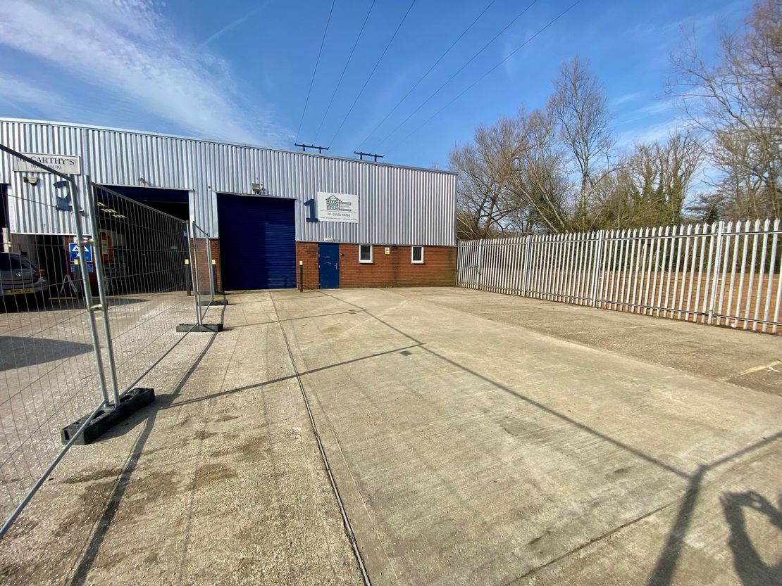 Unit 1, Brookway Trading Estate, Brookway, Newbury, Berkshire, RG14 5PE