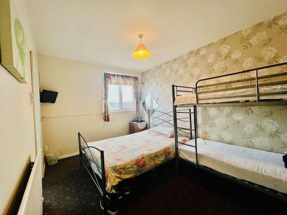 New Kent Hotel, Knowle Avenue, Blackpool, FY2