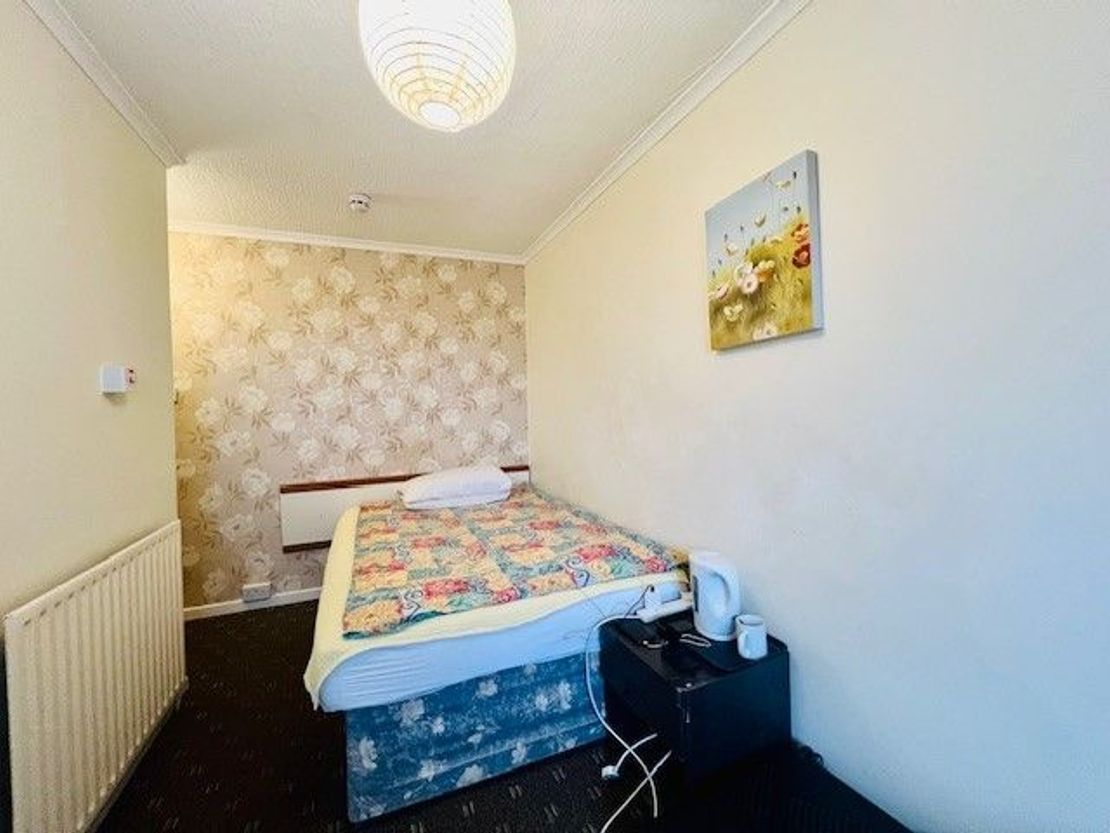 New Kent Hotel, Knowle Avenue, Blackpool, FY2