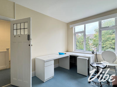 Property Image for 1 Spur Rd, London N15 4AA