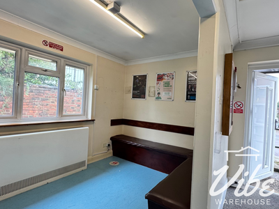 Property Image for 1 Spur Rd, London N15 4AA