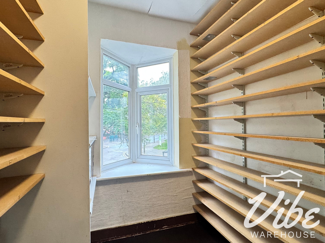 1 Spur Rd, London N15 4AA