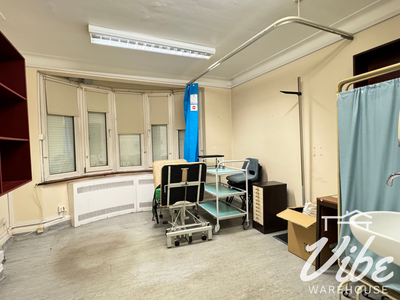 Property Image for 1 Spur Rd, London N15 4AA