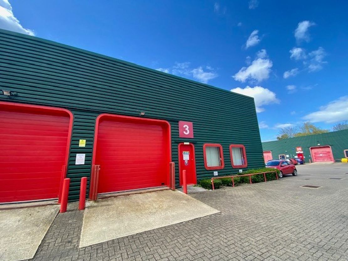 Unit 4, Riverpark Industrial Estate, Ampere Road, Newbury, Berkshire, RG14 2DQ