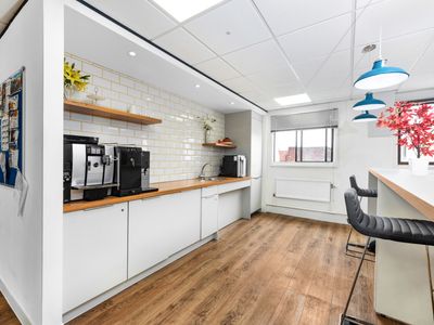 Property Image for Regus 3rd Floor, Cross Keys House, 22 Queen Street, Salisbury, Wiltshire, SP1 1EY