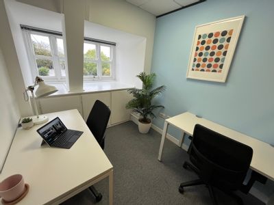 Property Image for Regus 3rd Floor, Cross Keys House, 22 Queen Street, Salisbury, Wiltshire, SP1 1EY