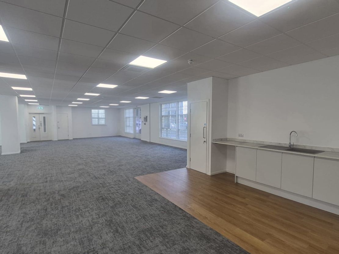 Ground Floor Office, 61 Dock Street, Queens Gardens, Hull, HU1 3DZ