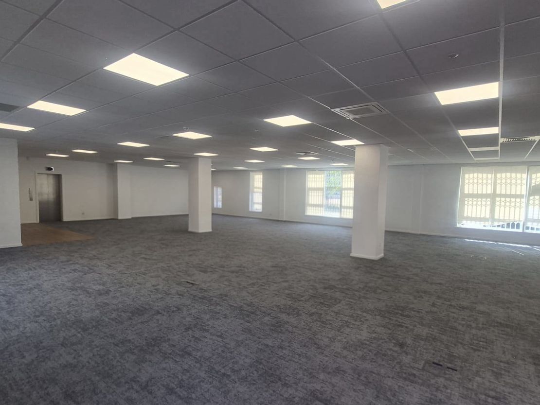Ground Floor Office, 61 Dock Street, Queens Gardens, Hull, HU1 3DZ