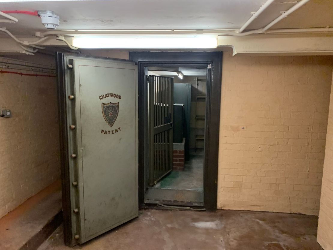 50/52 Bridge Street
																					Worksop,