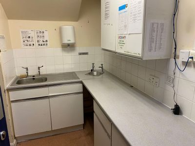 Property Image for 40 Low Moor Rd, Kirkby in Ashfield, Nottingham NG17 7JE