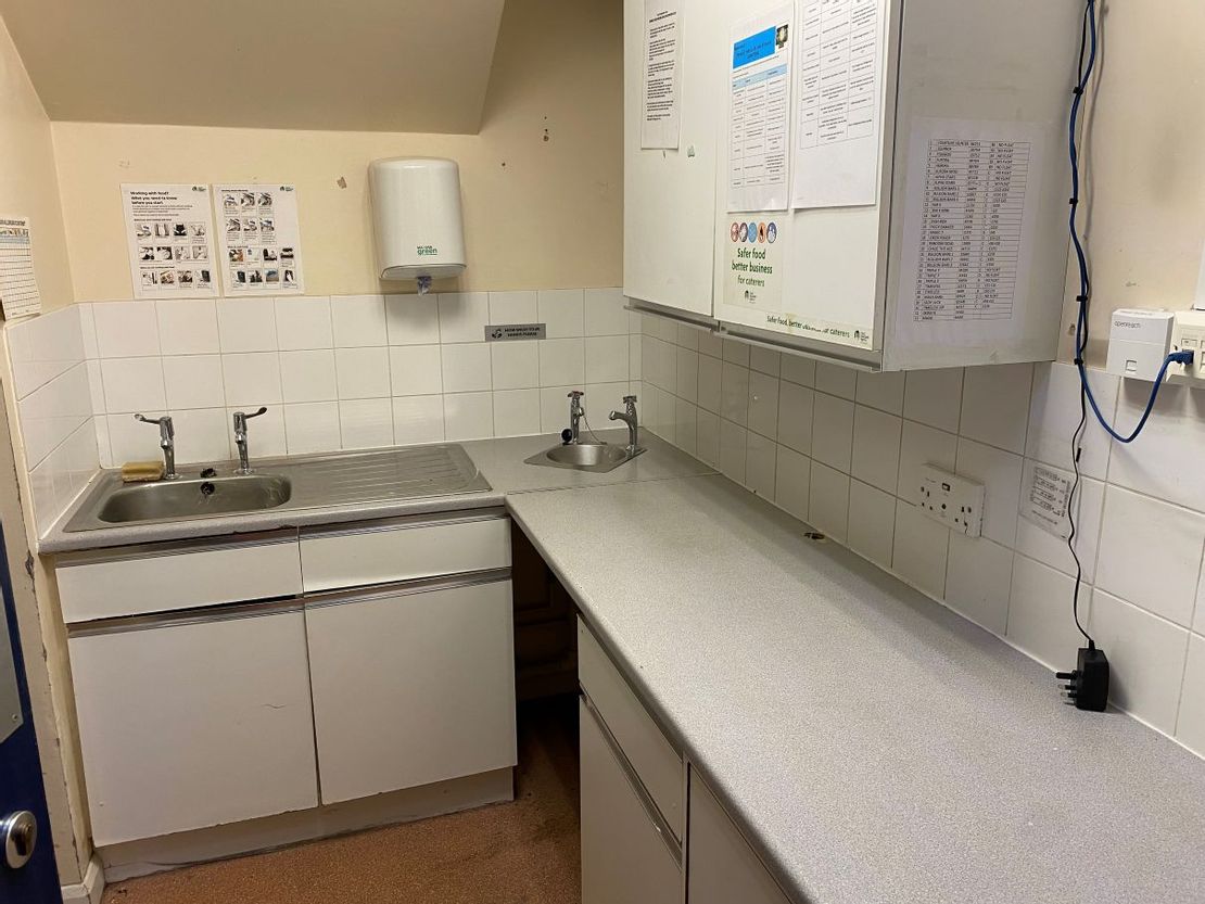 38-40 Low Moor Rd, Kirkby in Ashfield, Nottingham NG17 7BP