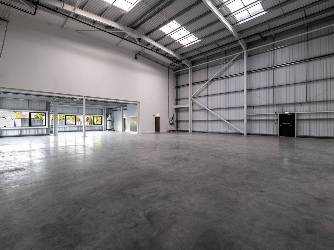 406 Woodford, Roding Lane South, Woodford Green, Essex, IG8 8EY
