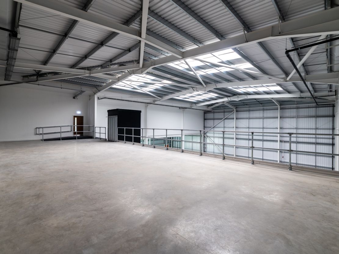 406 Woodford, Roding Lane South, Woodford Green, Essex, IG8 8EY