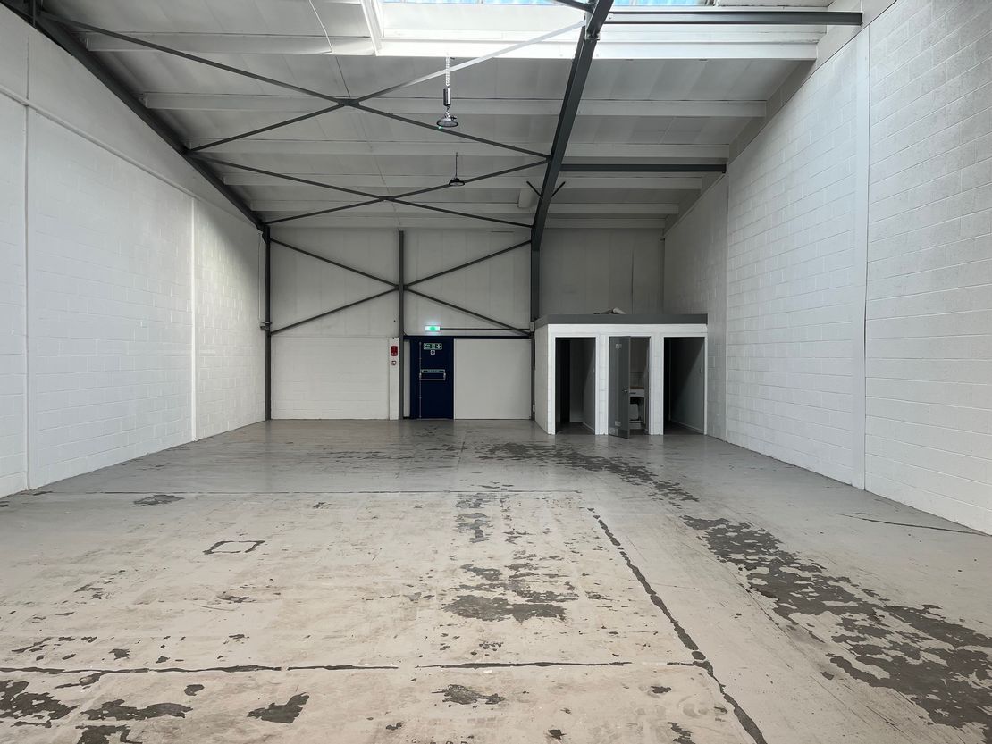 Unit 4, Stacey Bushes Trading Centre, Erica Road, Stacey Bushes, Milton Keynes, MK12 6HS