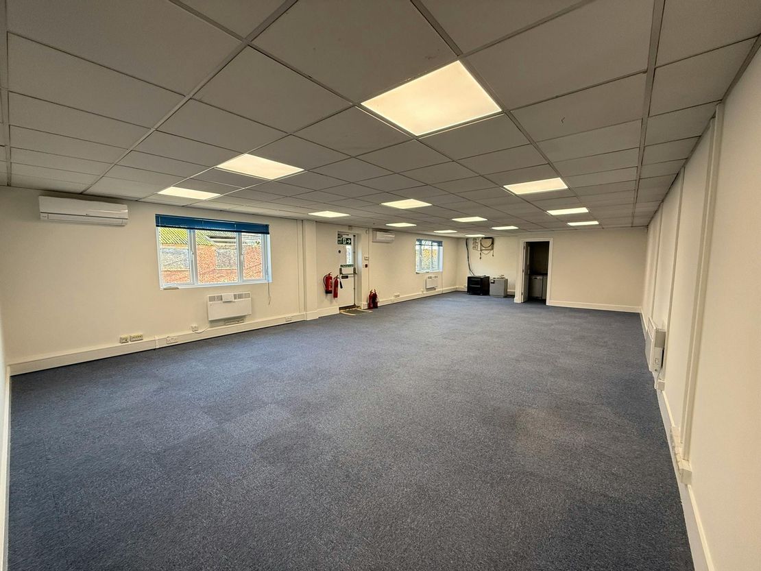 First Floor Offices, Building K, Alpha 319, Chertsey Road, Chobham, Woking, GU24 8JB