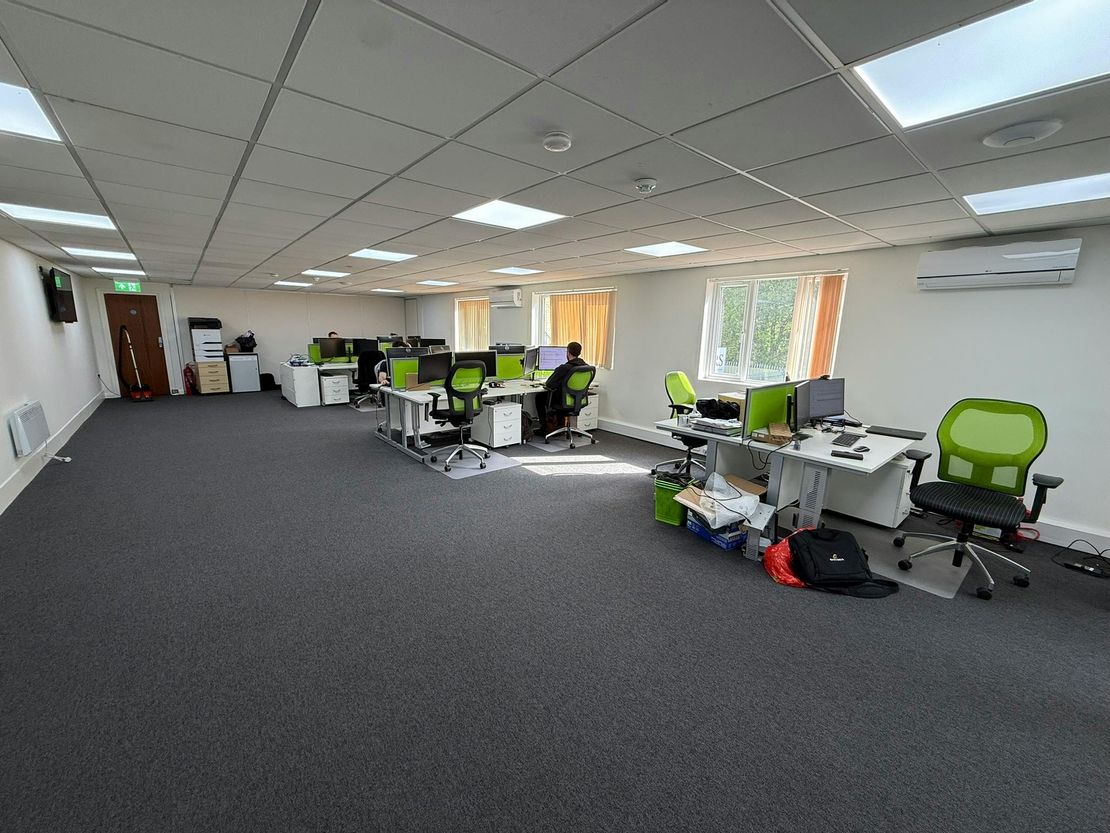 First Floor Offices, Building K, Alpha 319, Chertsey Road, Chobham, Woking, GU24 8JB