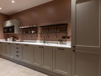 Property Image for Barnsgrove, White Lane, Greywell, RG29 1GF