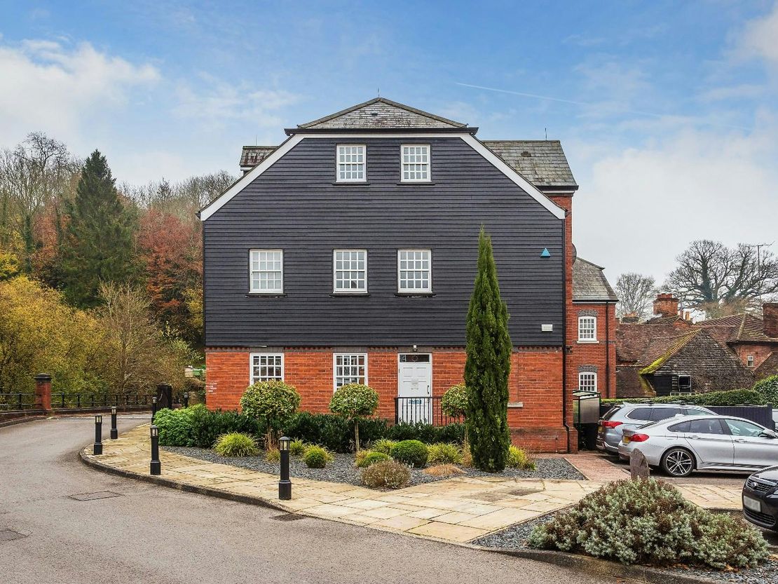 Abbey Mill Business Park, Eashing, Guildford, GU7 2QW