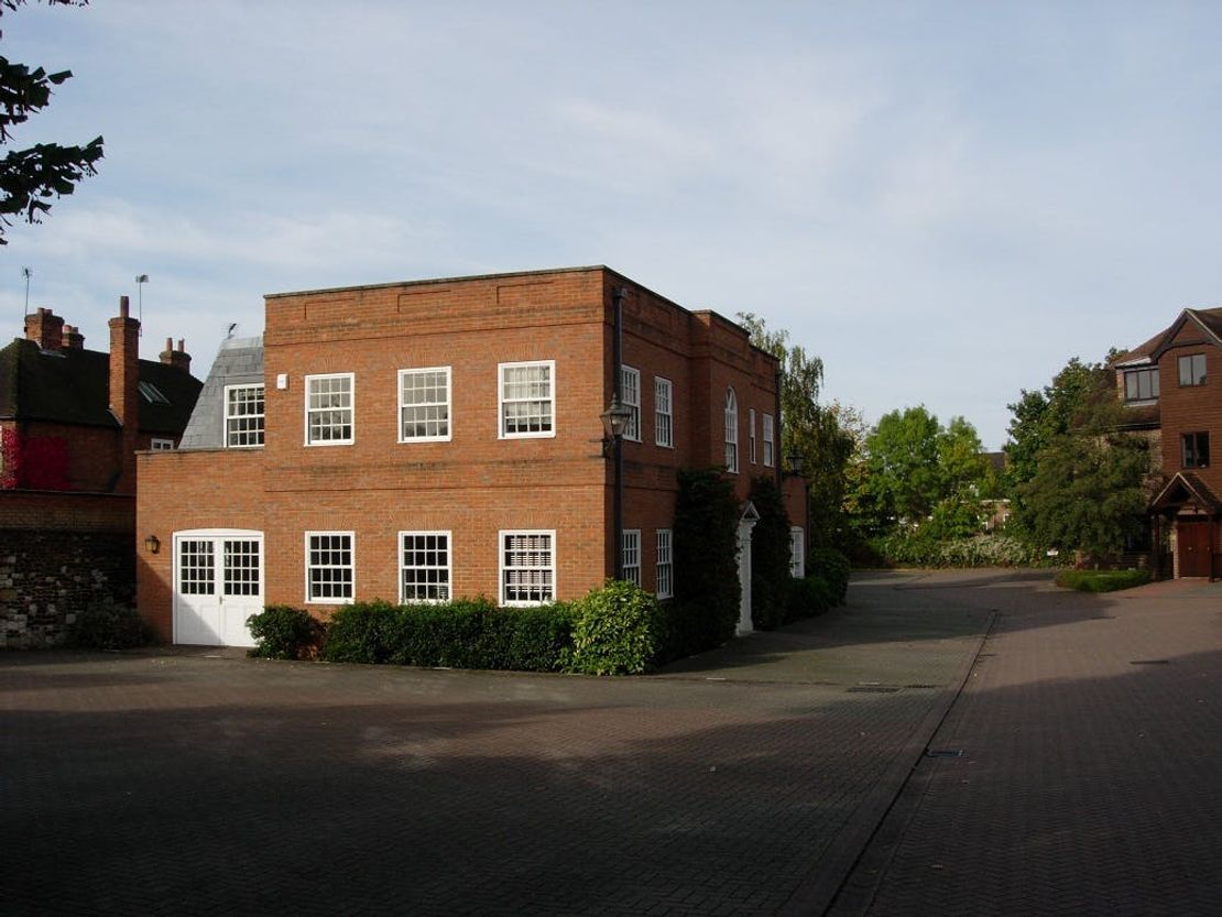 Hones Yard, 1 Waverley Lane, Farnham, GU9 8BB