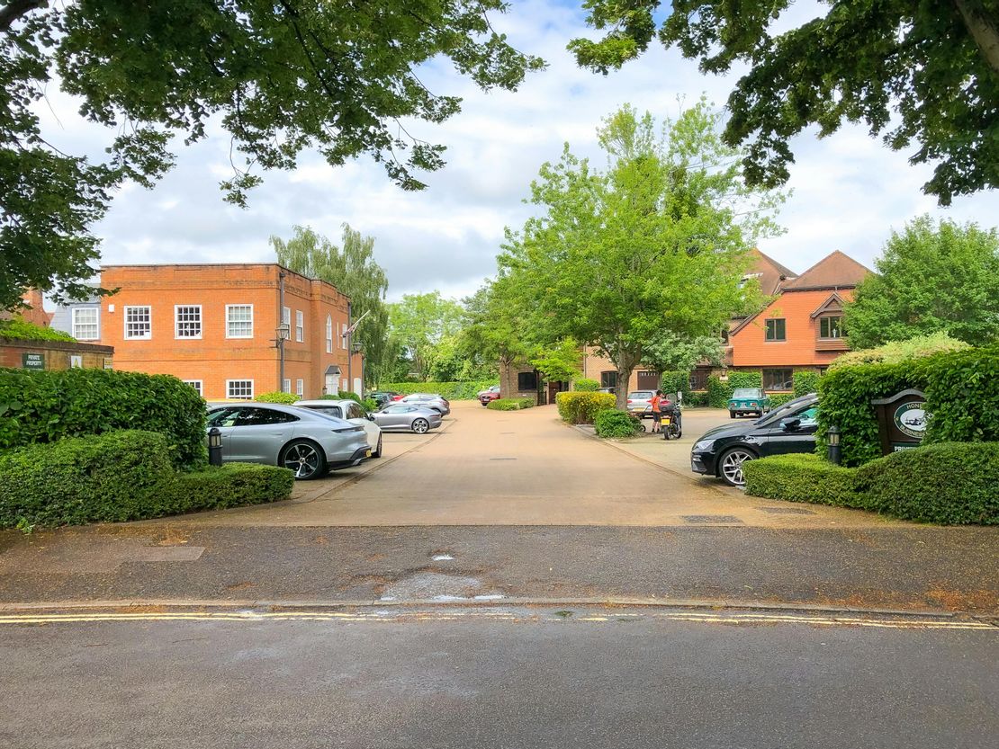 Hones Yard, 1 Waverley Lane, Farnham, GU9 8BB