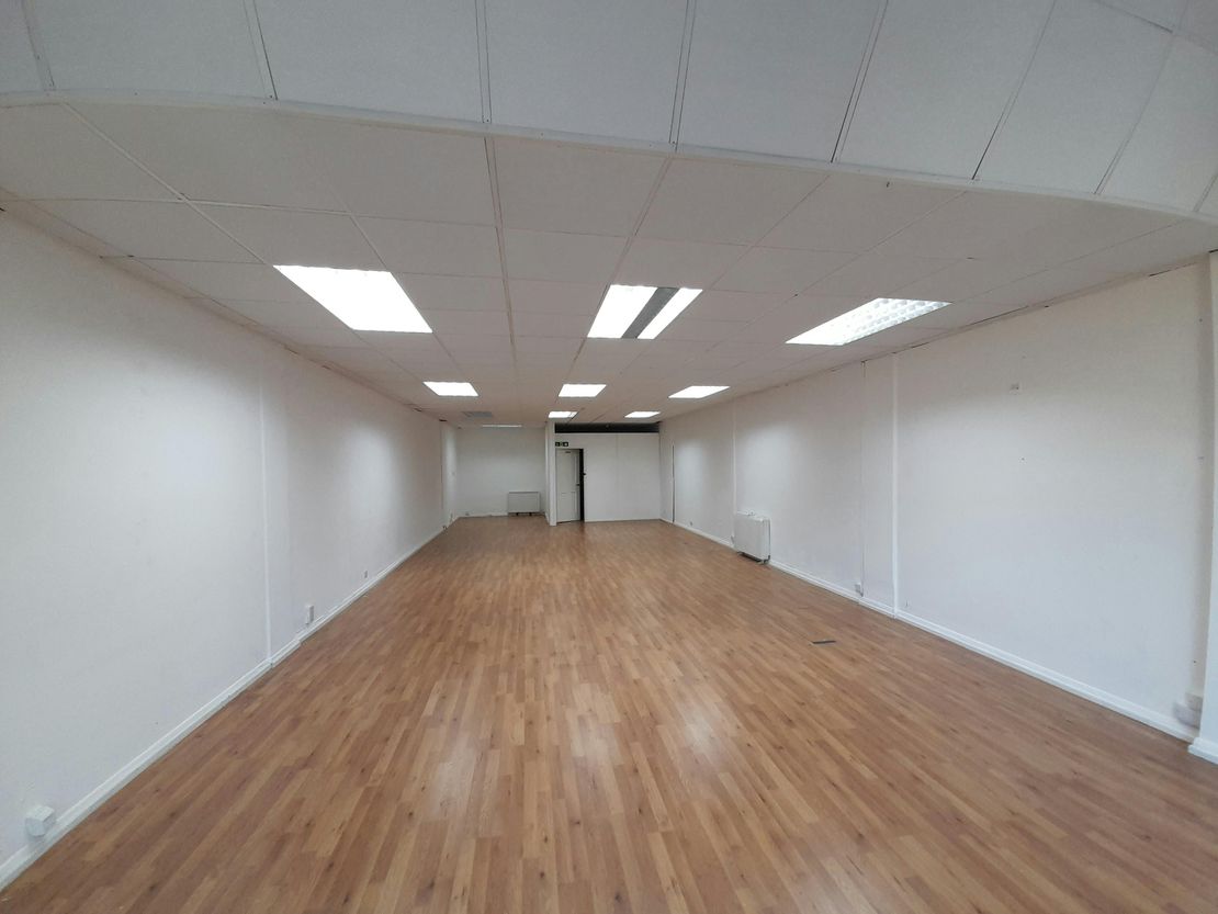 Unit 5, Chineham Shopping Centre, Chineham, Basingstoke, RG24 8BQ
