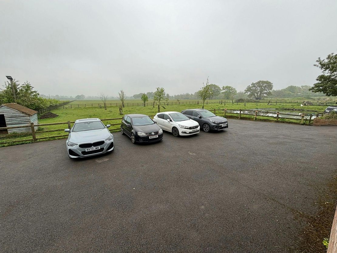 Unit 9 Oakhanger Business Park, Oakhanger Road, Bordon, GU35 9JA