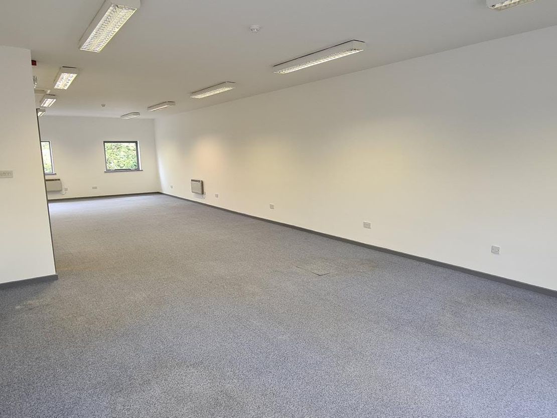 Unit 15 Boundary Business Centre, Boundary Way, Woking, GU21 5DH