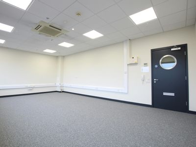 Property Image for 17 The Enterprise Centre, Coxbridge Business Park, Farnham, GU10 5EH