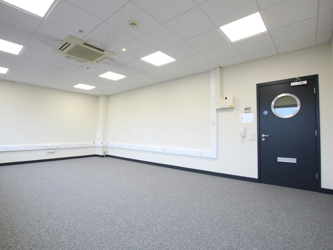 17 The Enterprise Centre, Coxbridge Business Park, Farnham, GU10 5EH