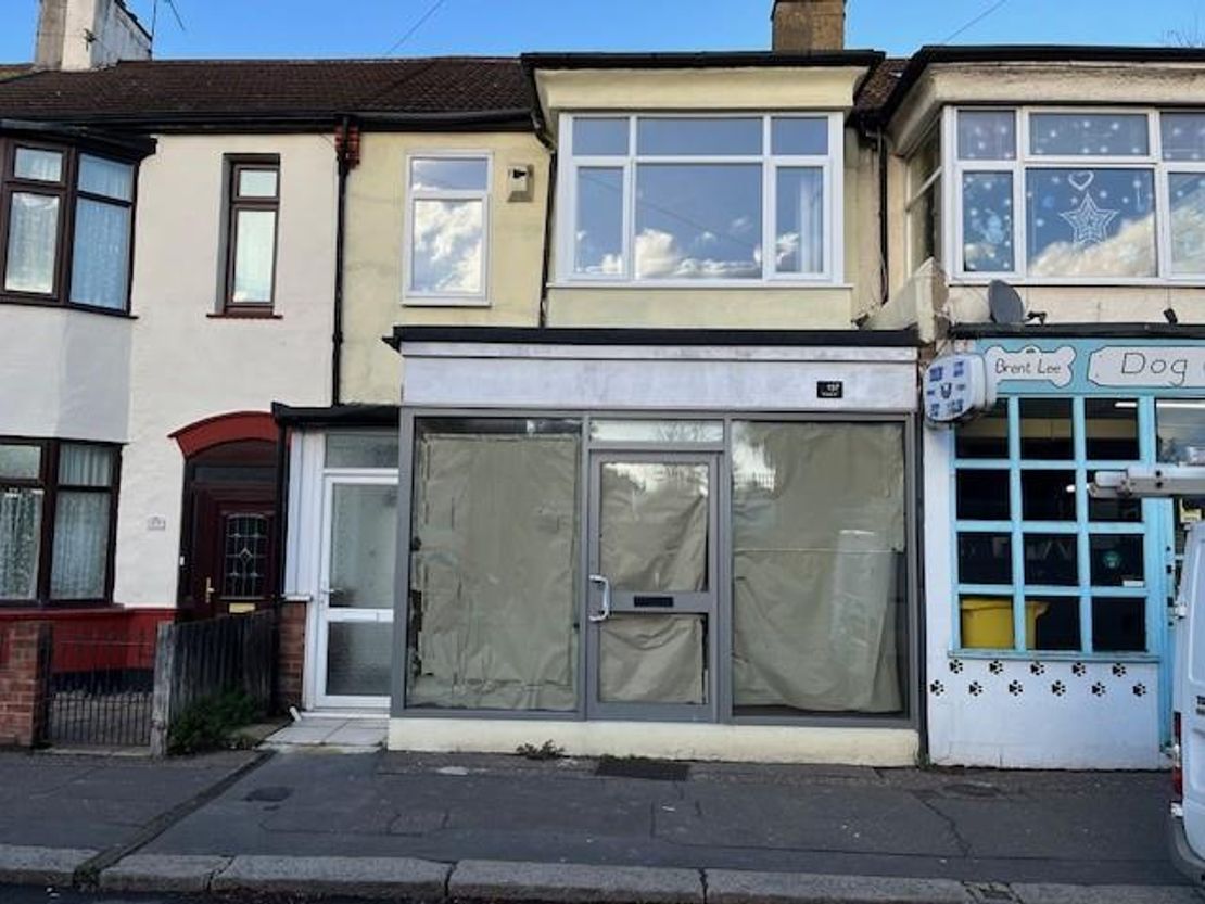 157, Fairfax Drive, Westcliff On Sea, Essex, SS0 9BQ