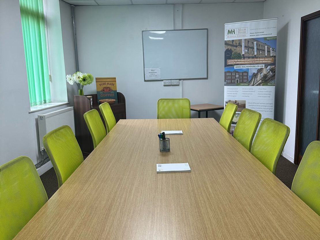 Oakwood Court, City Rd, Bradford BD8 8JY, UK