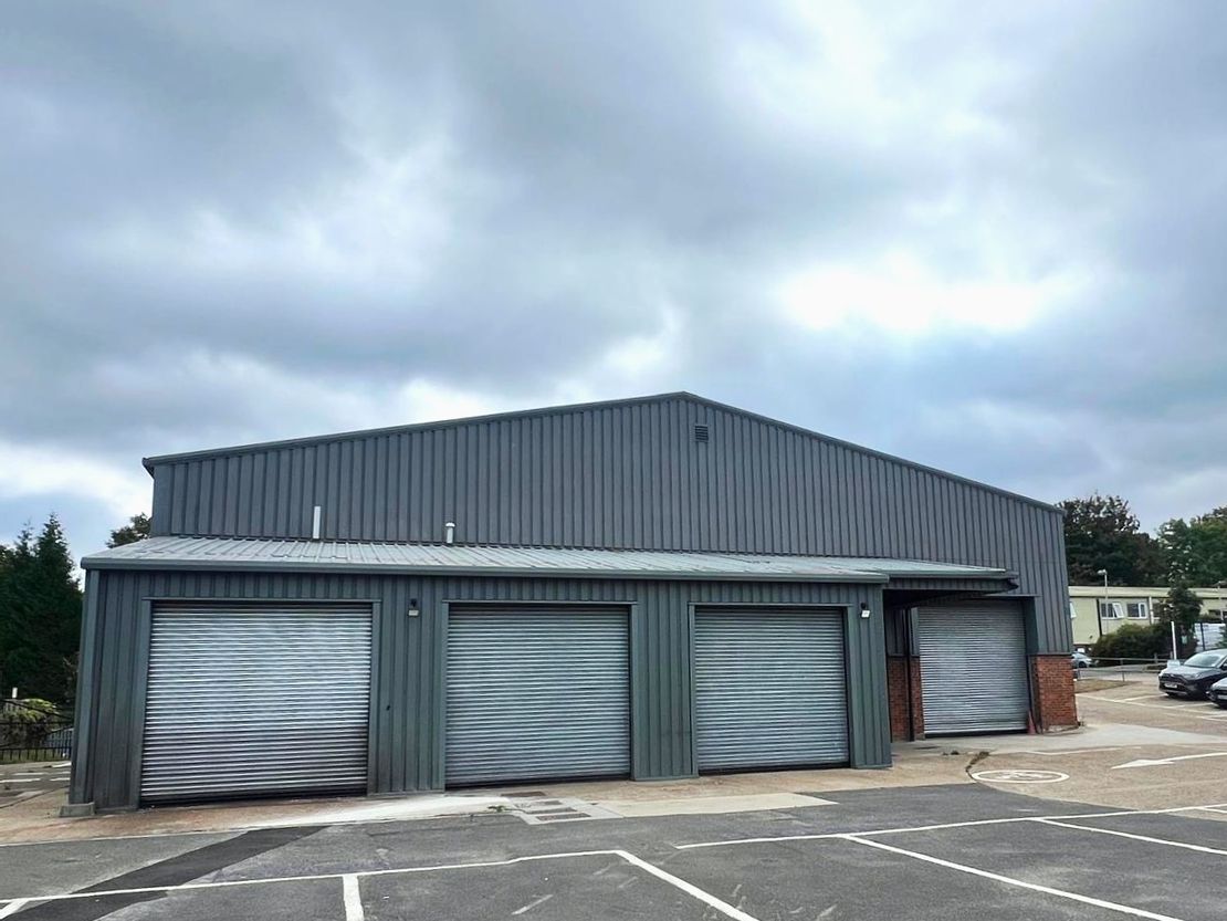 Unit 1 Twin Bridges Business Park, Selsdon Road, South Croydon, Surrey, CR2 6PL