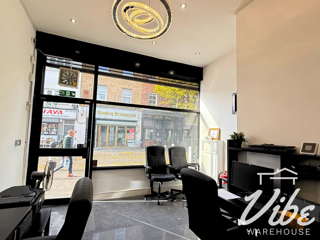 Battersea High St, London SW11 3JR