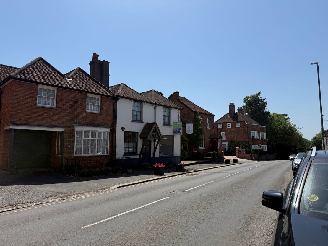 Cross Keys House, 18 Wycombe End, Beaconsfield, Buckinghamshire, HP9 1NB
