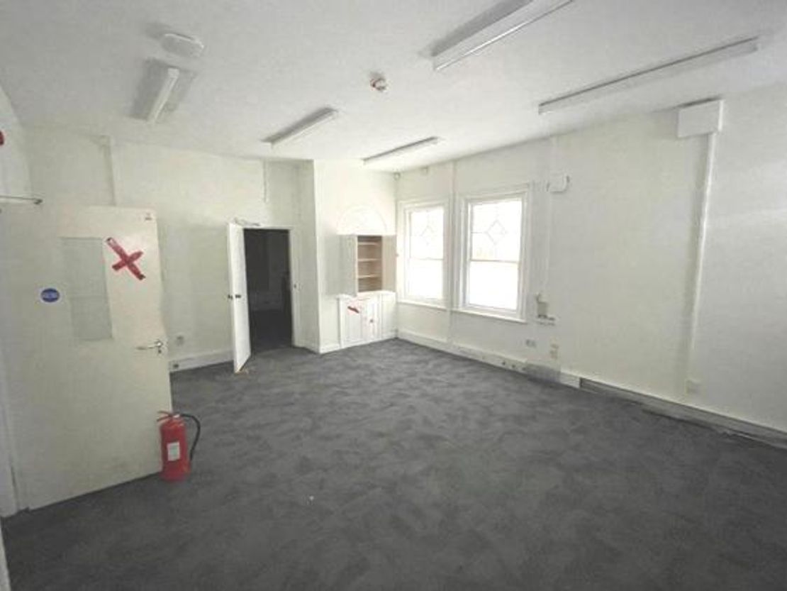 33 Hamilton Road, Felixstowe, Suffolk, IP11 7BA