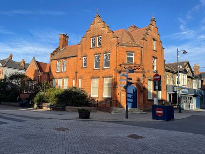 Property Image for 33 Hamilton Road, Felixstowe, Suffolk, IP11 7BA