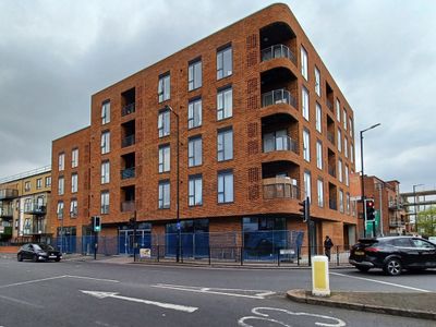 Property Image for Ground Floor & Basement Commercial Unit, 745, London Road, Thornton Heath, CR7 6AW